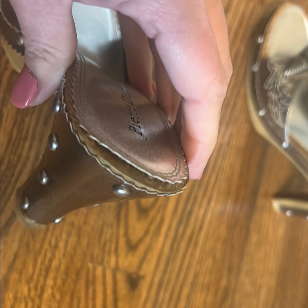 Pierre Dumas Silver Mules with Wedge Heel and Decorative Strap - Picture 6 of 9